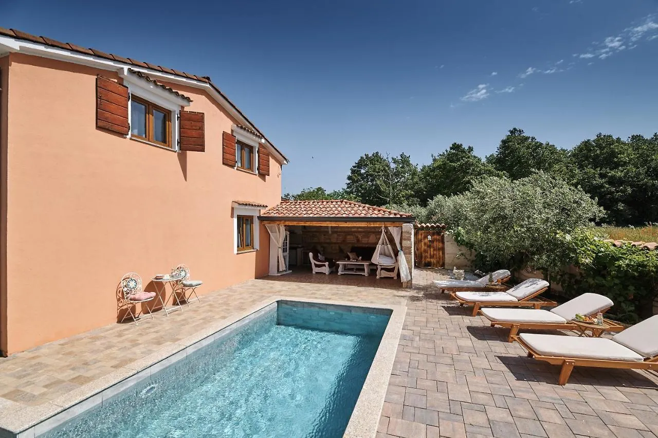Kaštelir Villa Amelie בית נופש