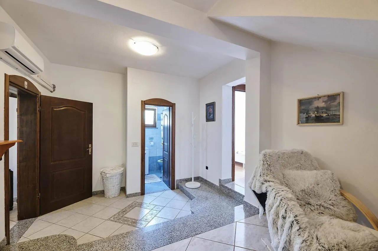 Tatil Evi Villa Amelie Kaštelir